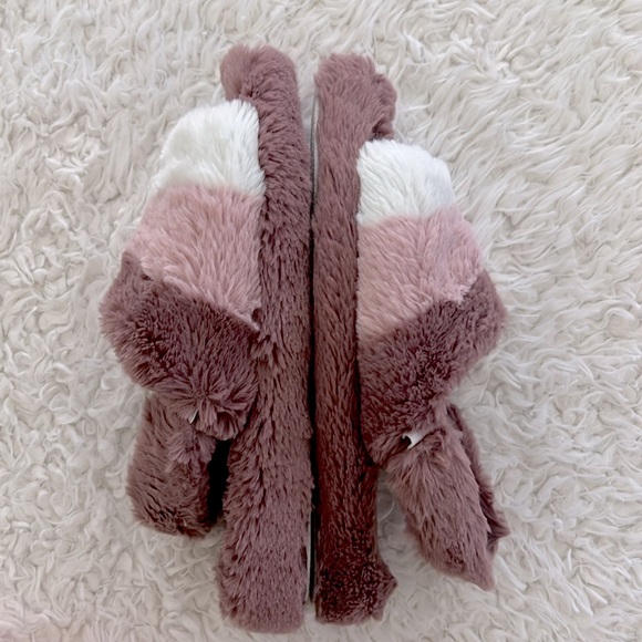Fuzzy Slippers Pink and White Women's Size L 8-9 Houseshoes Cozy - Picture 6 of 10